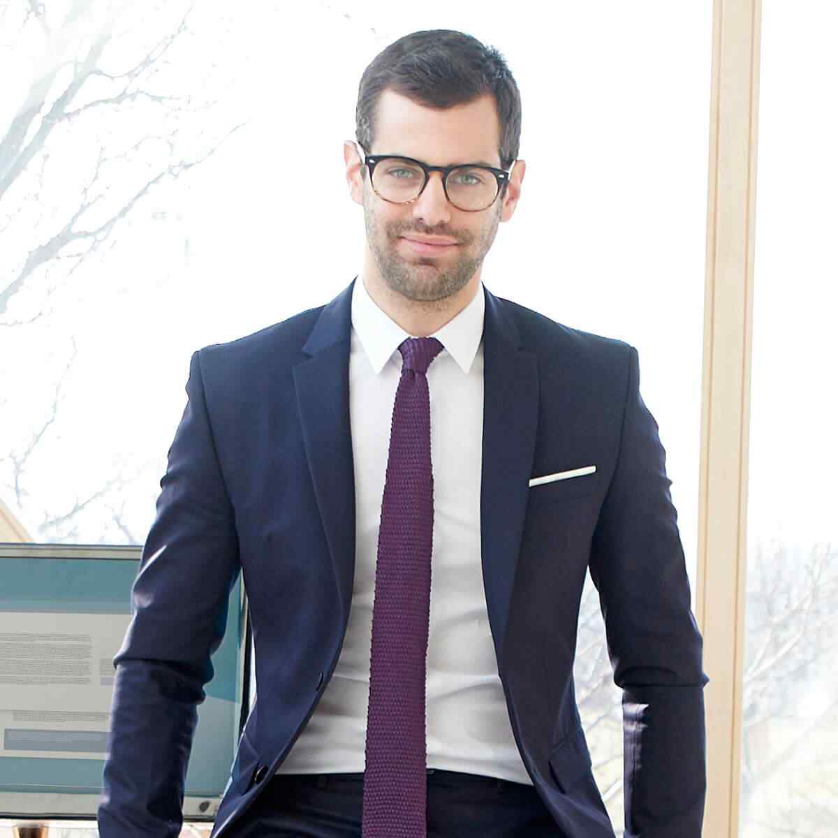 https://bluemart.co.uk/wp-content/uploads/2019/04/img-people-02.jpg